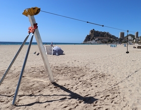 Benidorm is expanding the recreational offerings of Poniente Beach with the installation of a zip line.